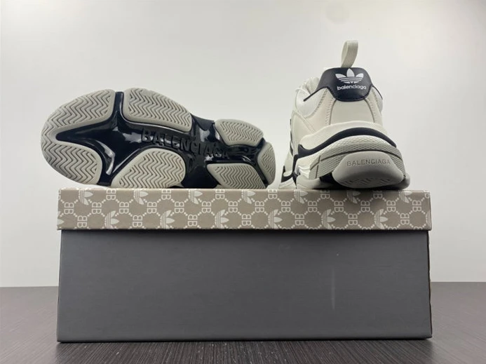 BLCG x adidas Triple S White Black 710021 W2ZB1 9112 AllSeason 3375