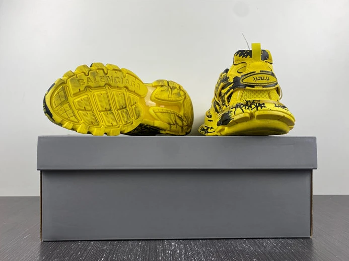 Balenciaga 542023 W3RRA 7810 StreetReady 3311