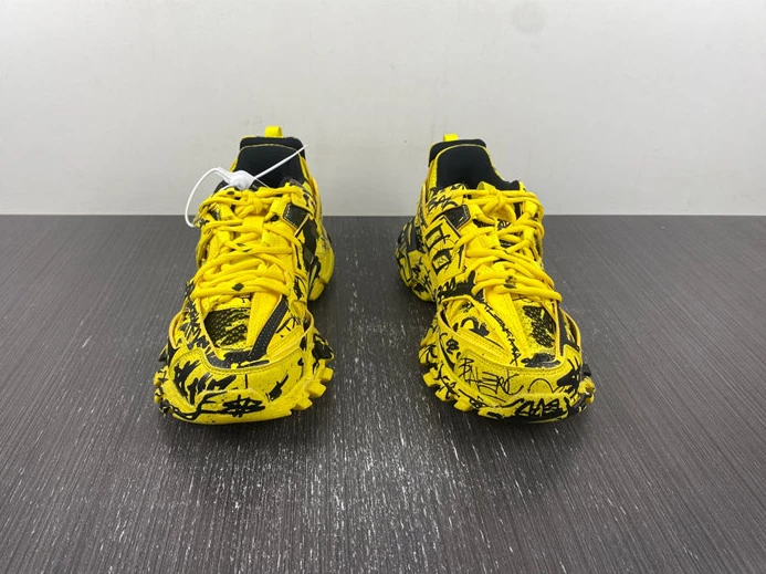 Balenciaga 542023 W3RRA 7810 StreetReady 3311