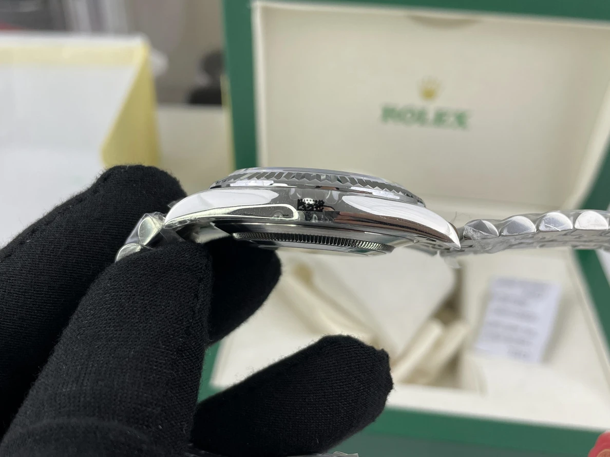 BestValue 6298 Rolex DateJust Black Dial Plate Silver with Diamonds (41mm) 326