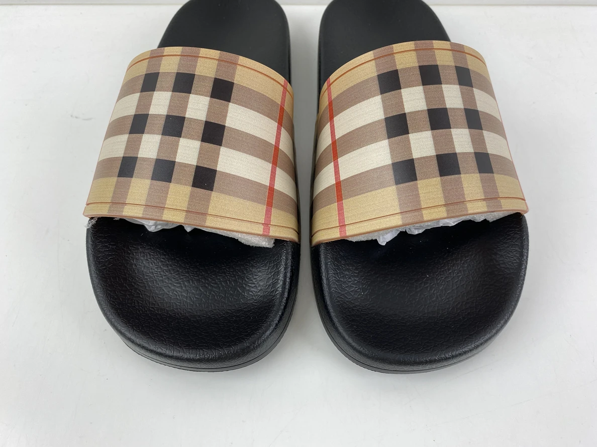 Burberry London England Apricot StreetReady 3572