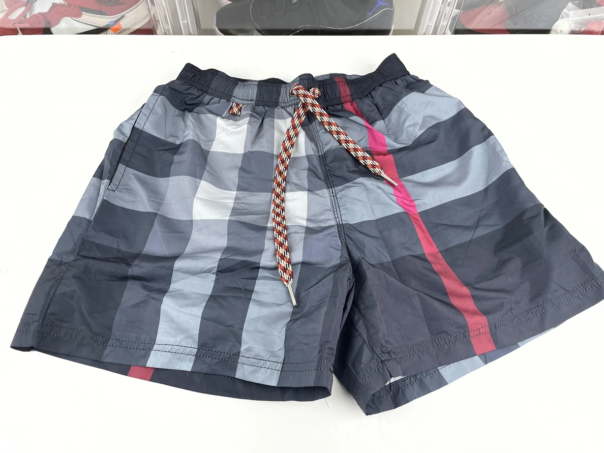 Burberry Mens Short Pants UrbanStyle 44