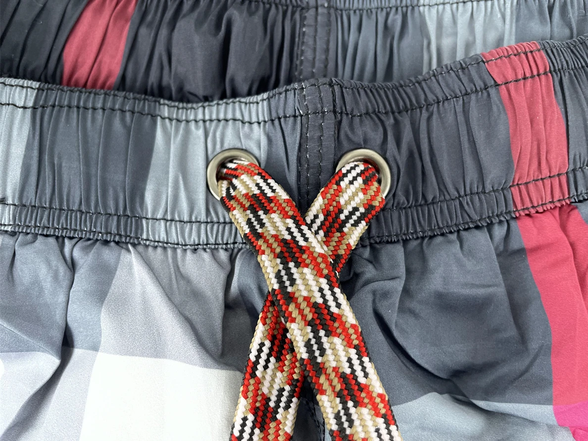 Burberry Mens Short Pants UrbanStyle 44
