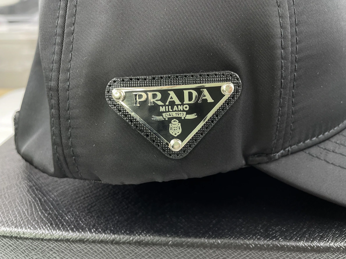 CELINE   PRADA hat Peaked Cap (price for each pcs) EasyMatch 359