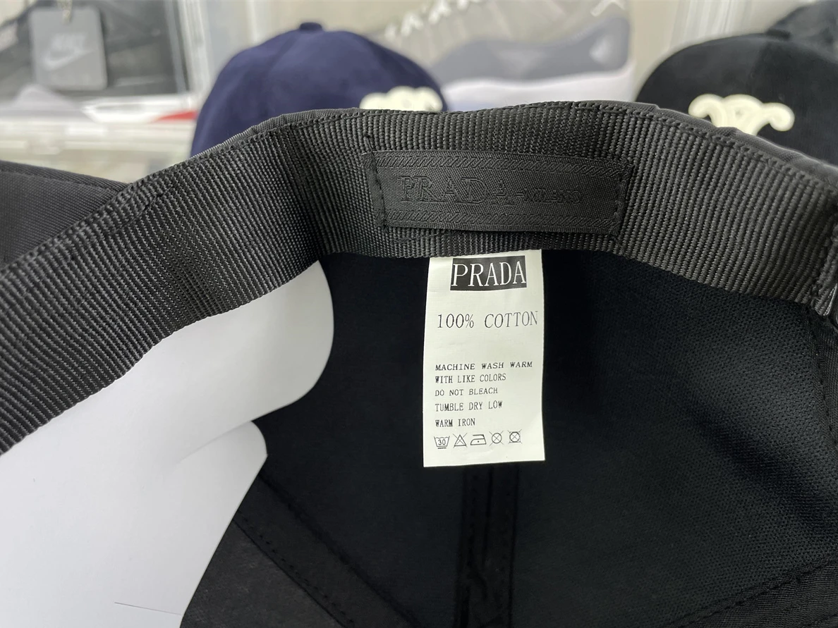 CELINE   PRADA hat Peaked Cap (price for each pcs) EasyMatch 359
