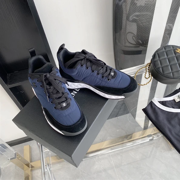 Chanel Sneakers Fashionable 1284