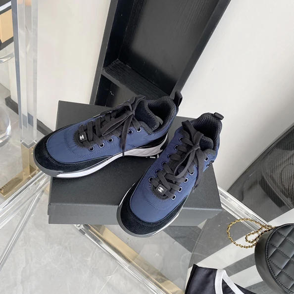 Chanel Sneakers Fashionable 1284