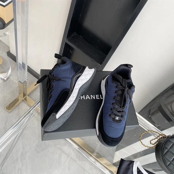 Chanel Sneakers Fashionable 1284