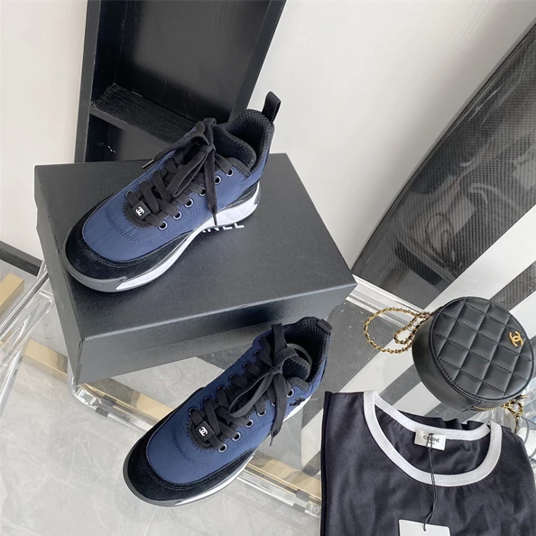 Chanel Sneakers Fashionable 1284