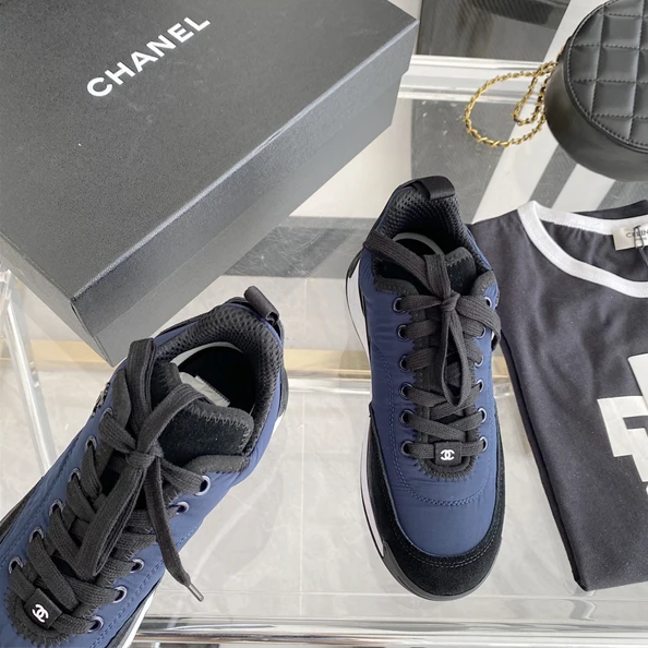 Chanel Sneakers Fashionable 1284