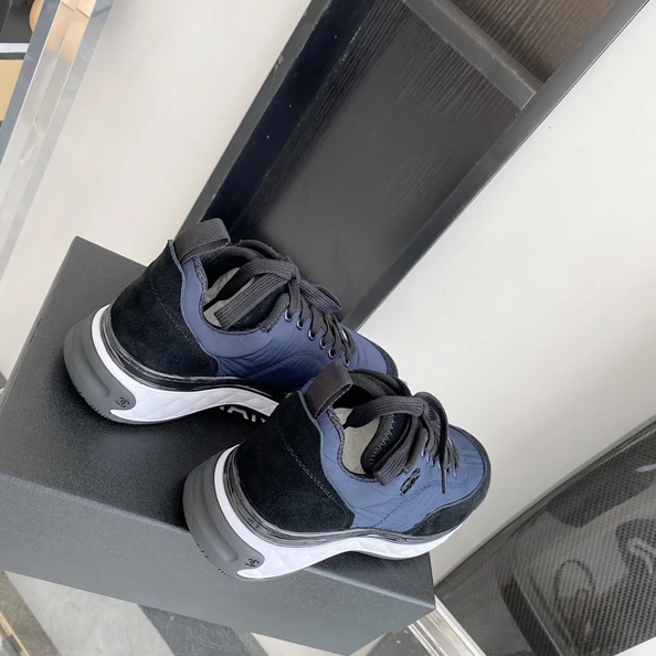 Chanel Sneakers Fashionable 1284