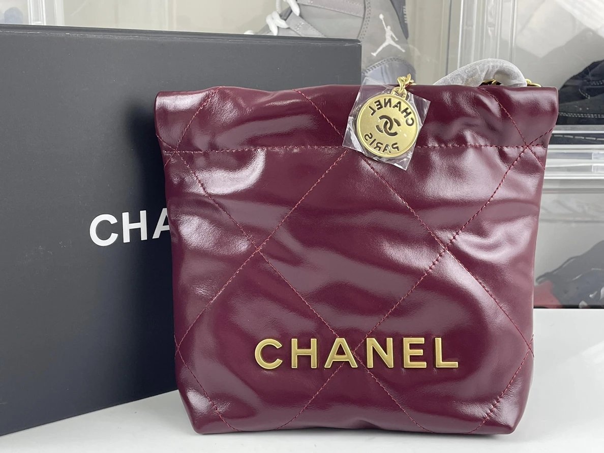Chanel mini 22 bag Dark Purple (19 x 20 x 6cm) Trendy 246