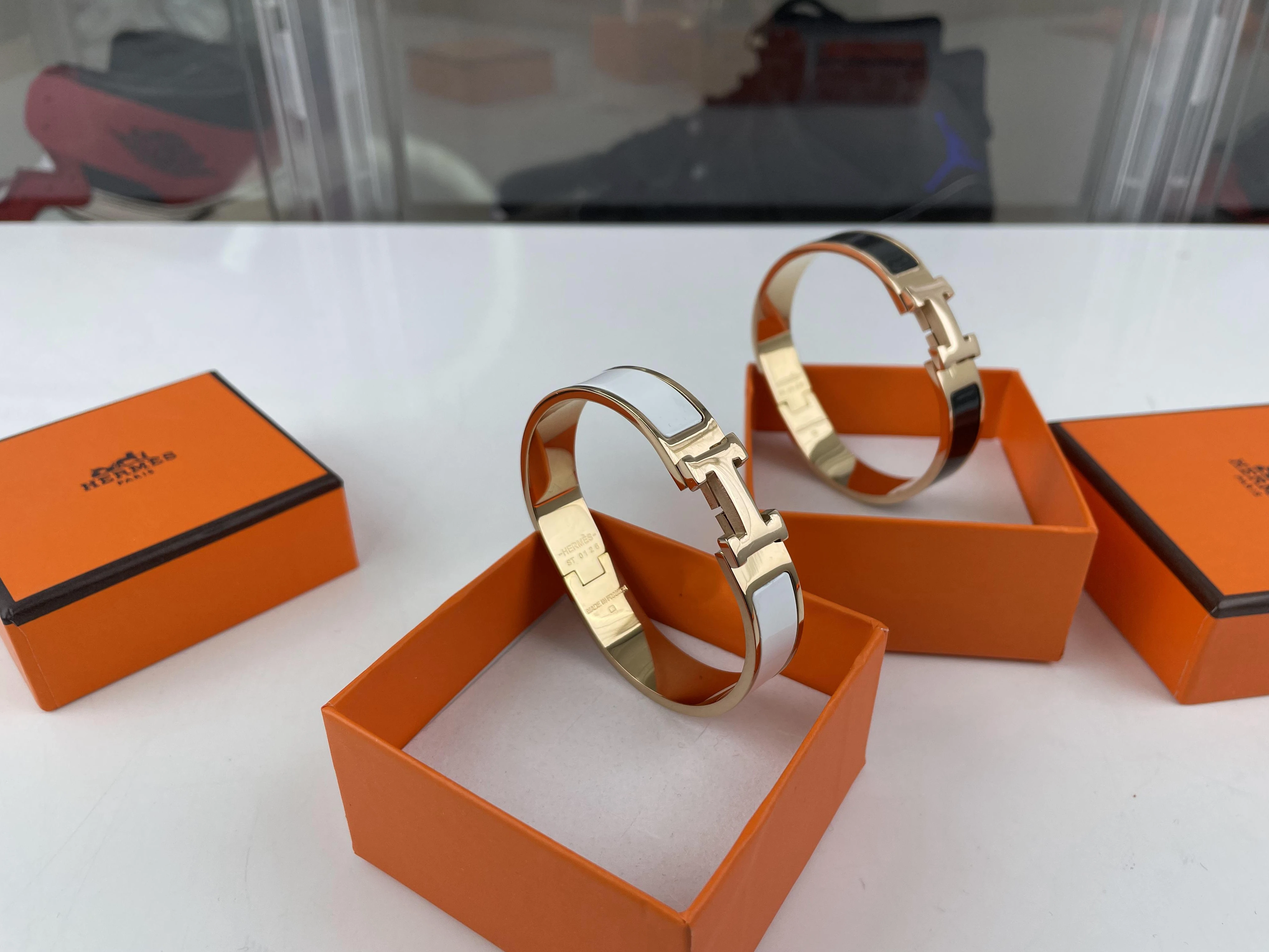 Comfortable 4923 H brand Bracelet White or Black Gold ( the price is for 1 pcs) 372