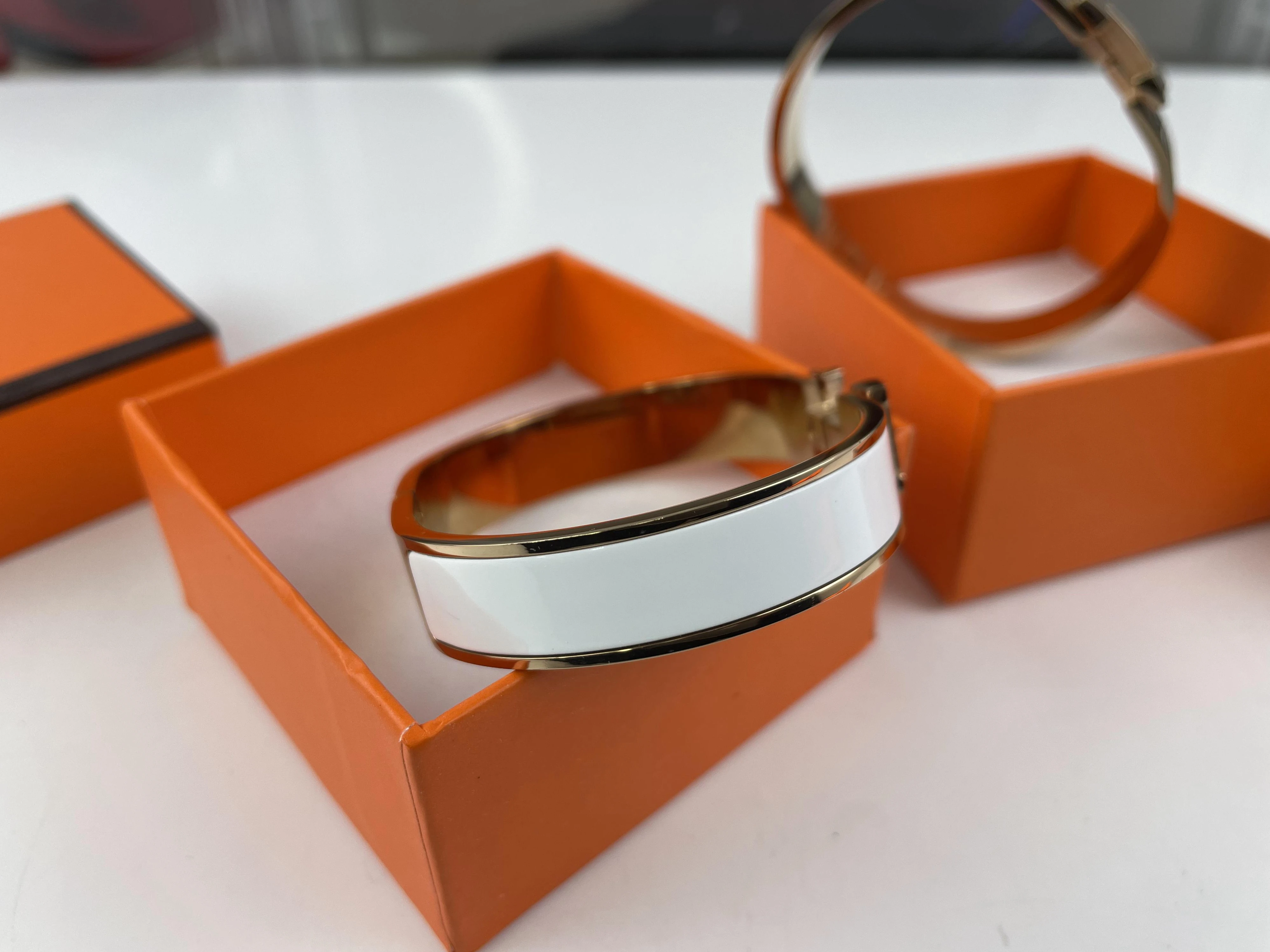 Comfortable 4923 H brand Bracelet White or Black Gold ( the price is for 1 pcs) 372