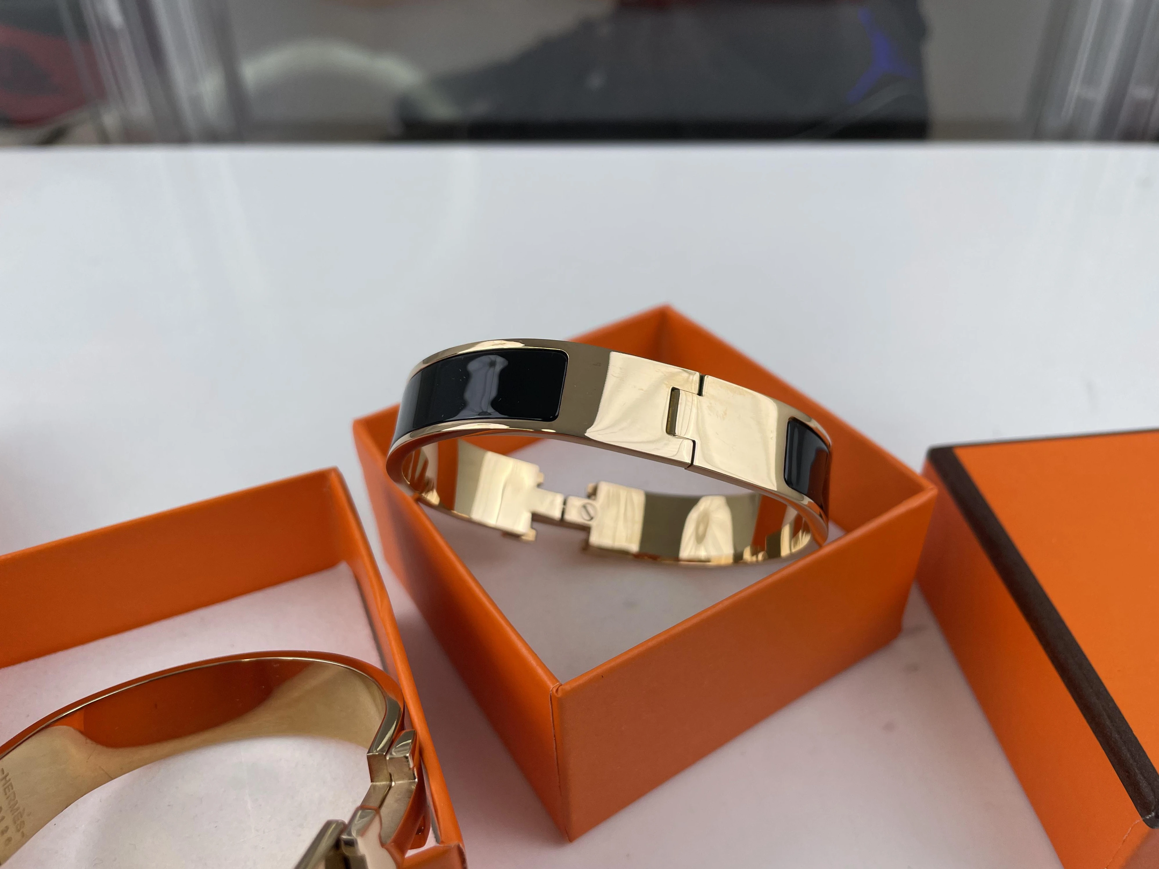 Comfortable 4923 H brand Bracelet White or Black Gold ( the price is for 1 pcs) 372