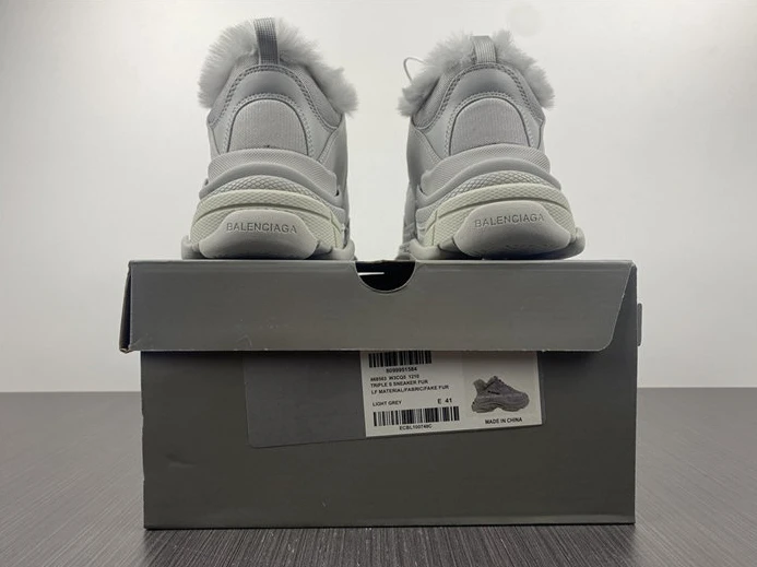 Comfortable 528 BLCG Triple S Fake Fur Grey  668563 W3CQ5 3362
