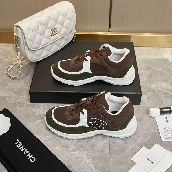 Comfortable Chanel Sneakers 1261