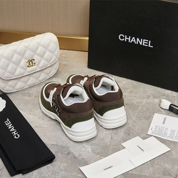 Comfortable Chanel Sneakers 1261