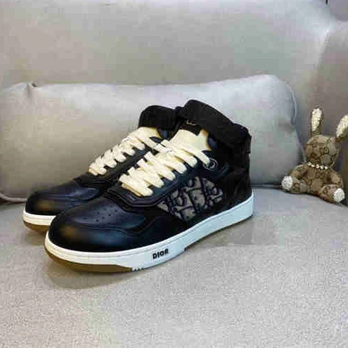 Comfortable DR Sneaker 1585