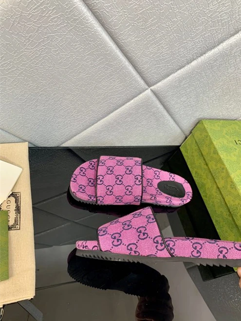 Comfortable Gucci Slipper 3233