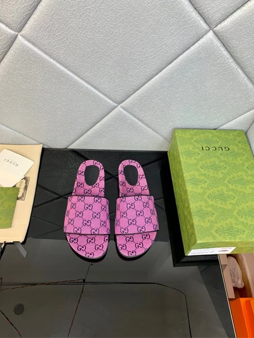 Comfortable Gucci Slipper 3233