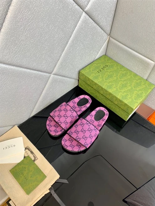 Comfortable Gucci Slipper 3233