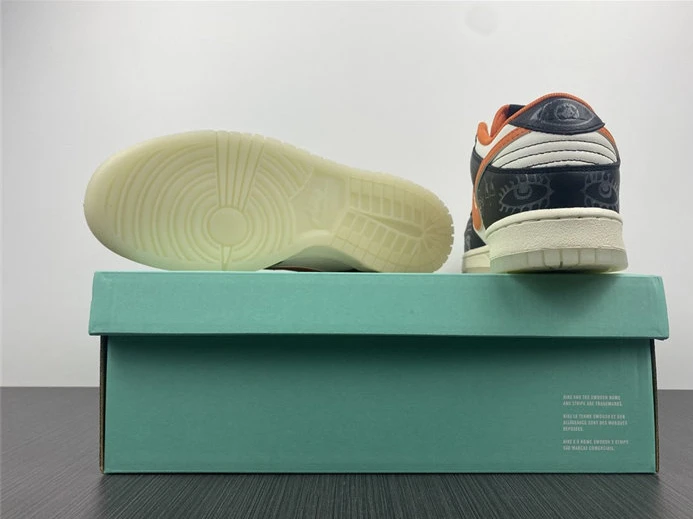 Comfortable Nike Dunk Low PRM Halloween DD3357-100 2002