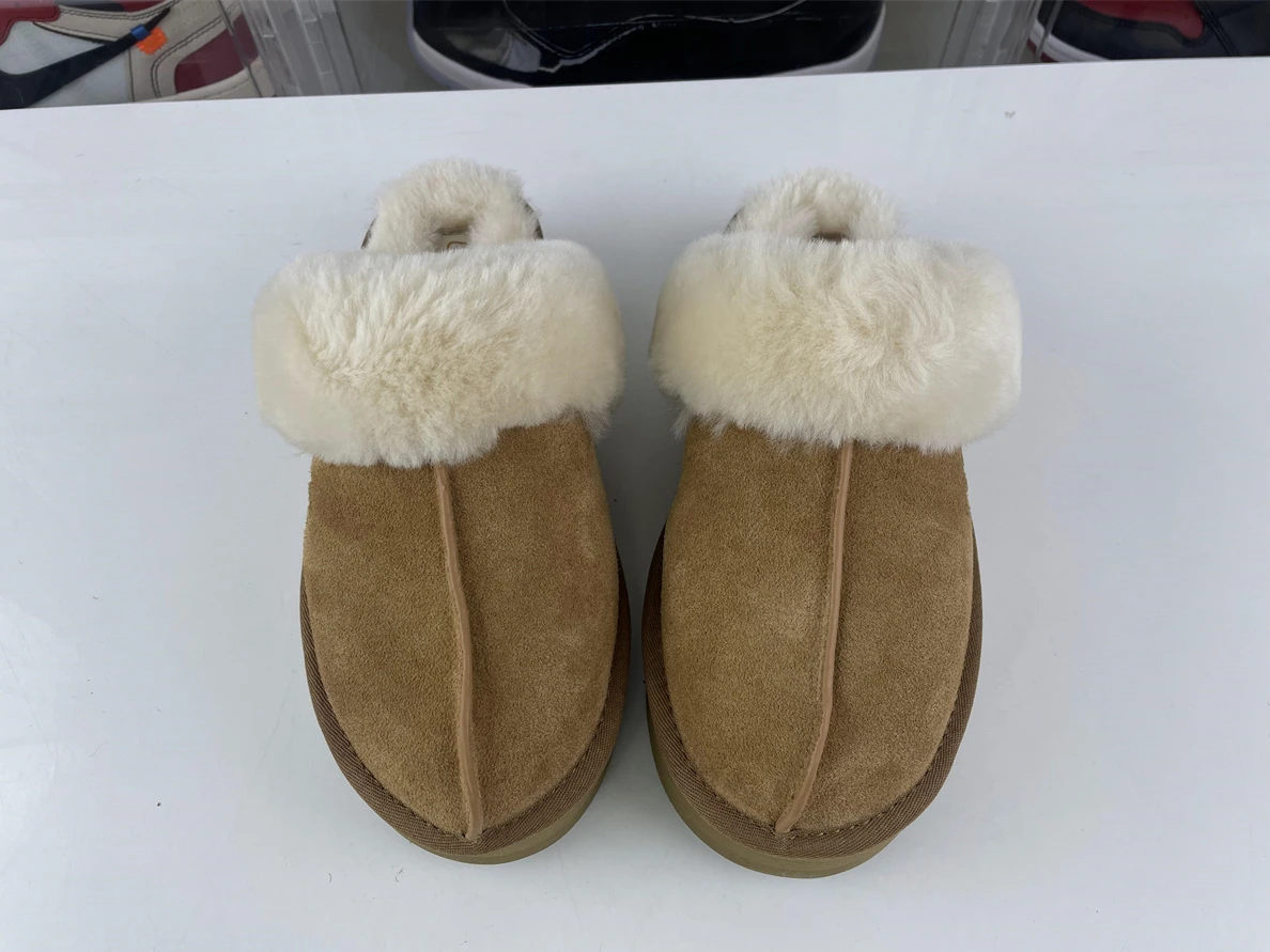 Comfortable UGG women winter shoes with furs 3564