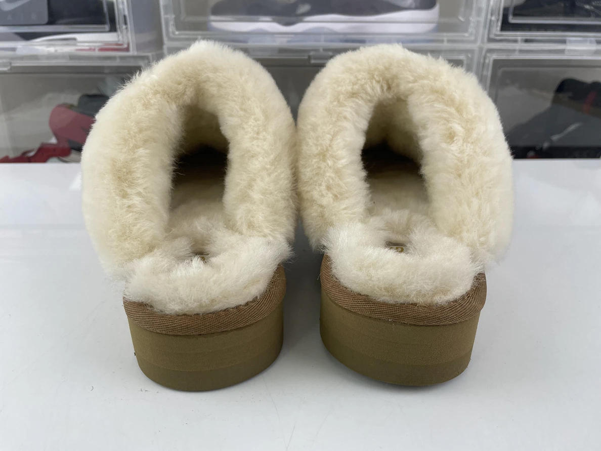 Comfortable UGG women winter shoes with furs 3564