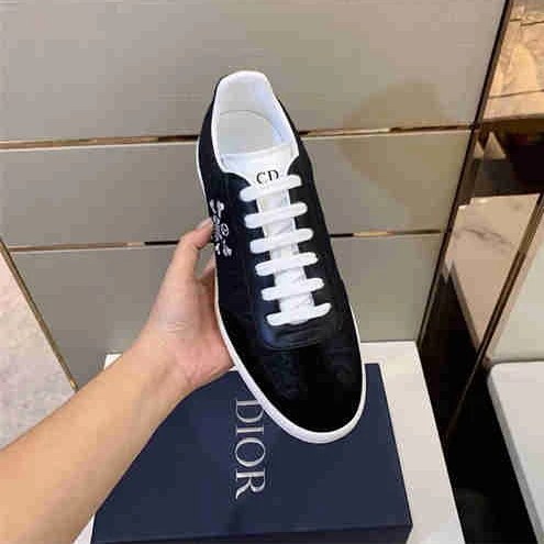 DR Sneaker BestValue 1640