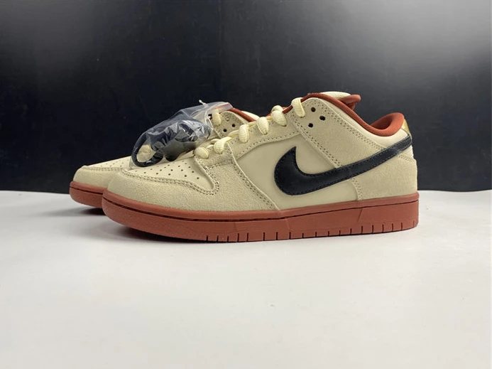 DailyWear 4194 Nike SB Dunk Low Pro Hennessy BQ6817- 2180