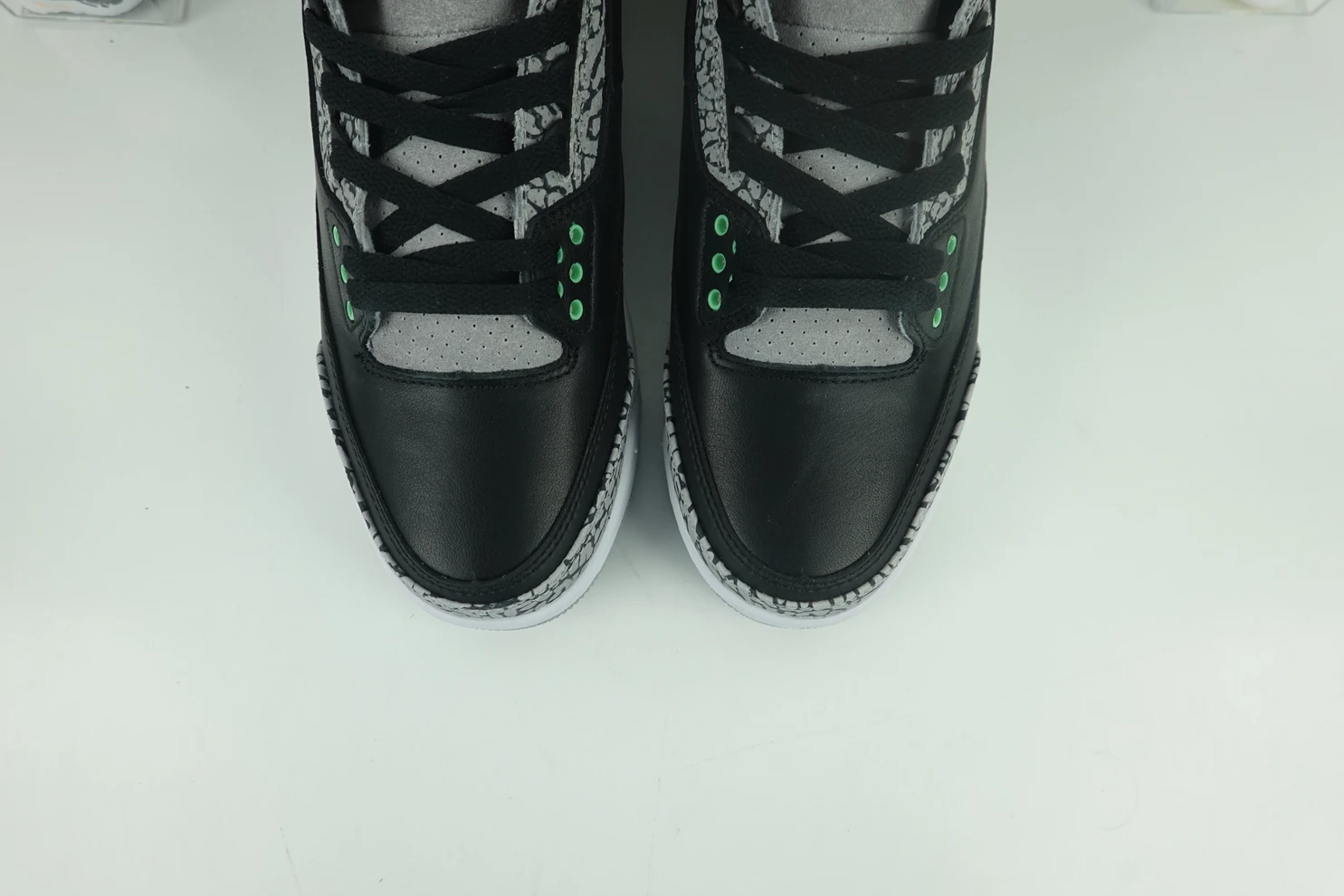 DailyWear 7237 GOAT Air Jordan 3 Green Glow 717