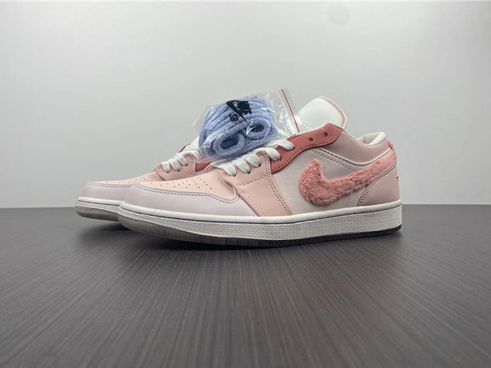DailyWear 7344 Jordan1 SE Mighty Swooshers Pink DM 684