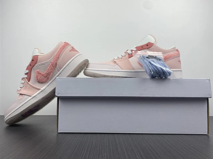 DailyWear 7344 Jordan1 SE Mighty Swooshers Pink DM 684