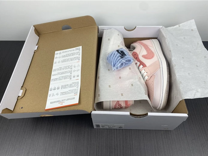 DailyWear 7344 Jordan1 SE Mighty Swooshers Pink DM 684