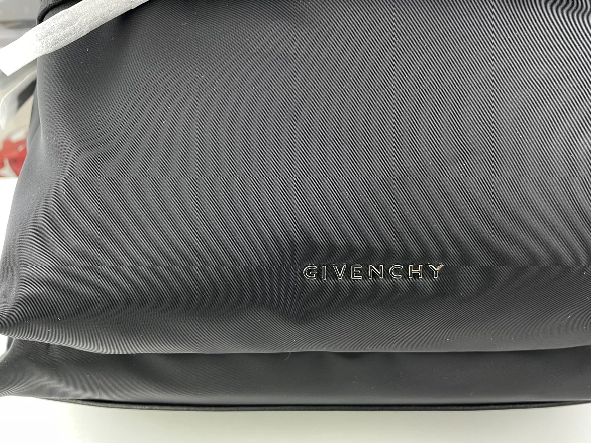 DailyWear GIVENCHY BackPack ( 35 x 9 x 45cm) 279
