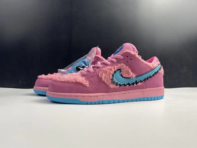 DailyWear Grateful Dead x Nike SB Dunk Low CJ5378 600 2152