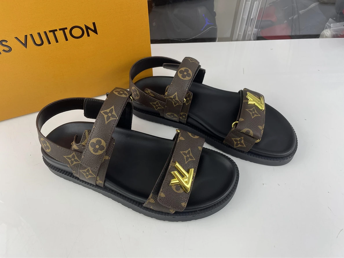 DailyWear LV brown Leather sandals (EU35-45 ) 151