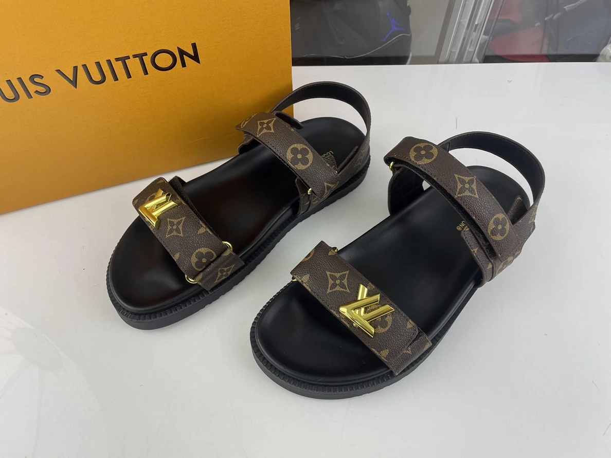 DailyWear LV brown Leather sandals (EU35-45 ) 151