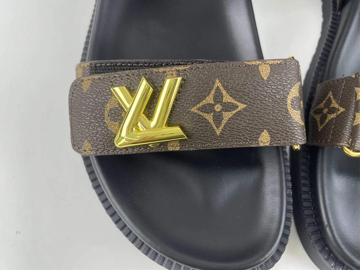 DailyWear LV brown Leather sandals (EU35-45 ) 151