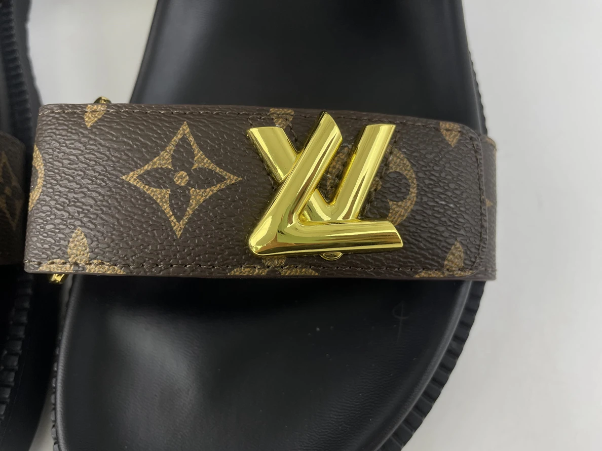 DailyWear LV brown Leather sandals (EU35-45 ) 151