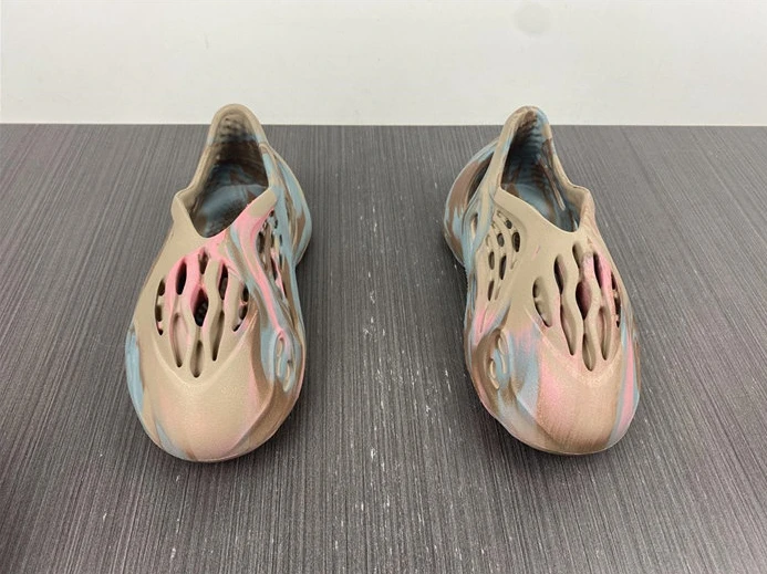 DailyWear adidas Yeezy Foam RNNR MX Sand Grey GY3970 2838