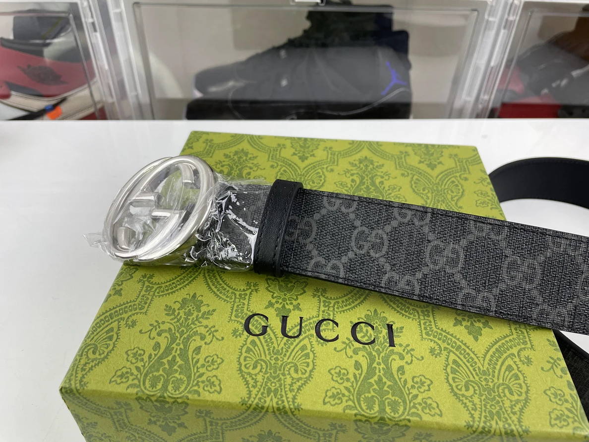 EasyMatch 4738 GUCCI mens Belt Silver Head Black-Grey Leahter 49