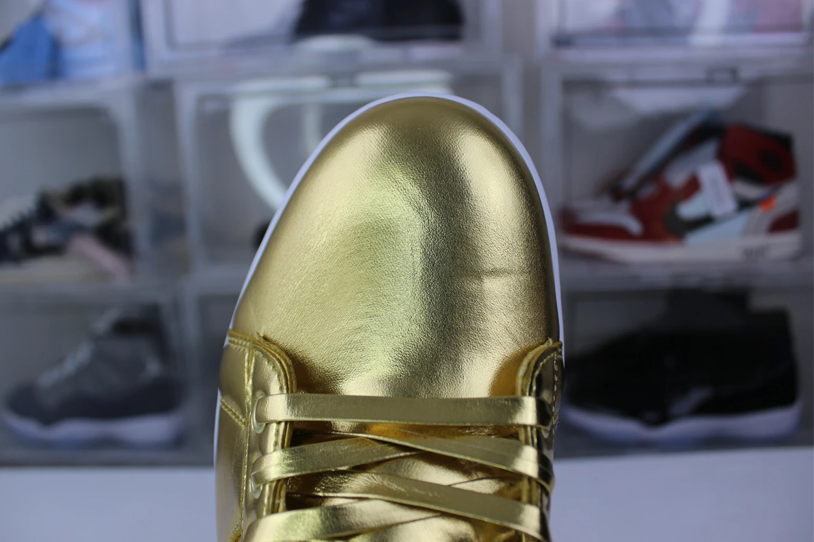 EasyMatch 5107 Gold Trump The Never Surrender High-Tops 3603