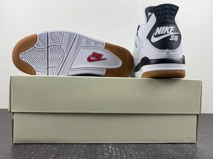EasyMatch Nike SB x Air Jordan 4 DR5415-100 840