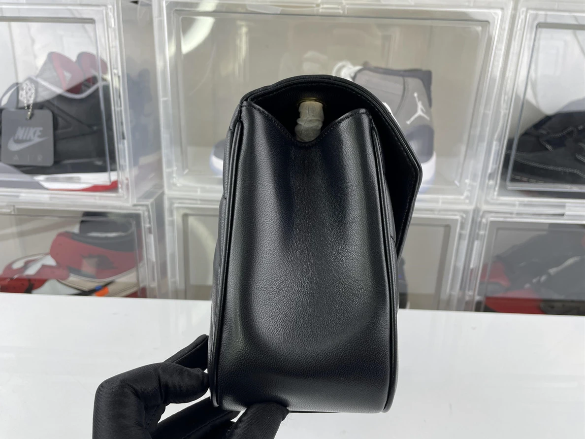 EasyMatch YSL LouLou Middle Black bag (29 x 17 x 10cm) 257