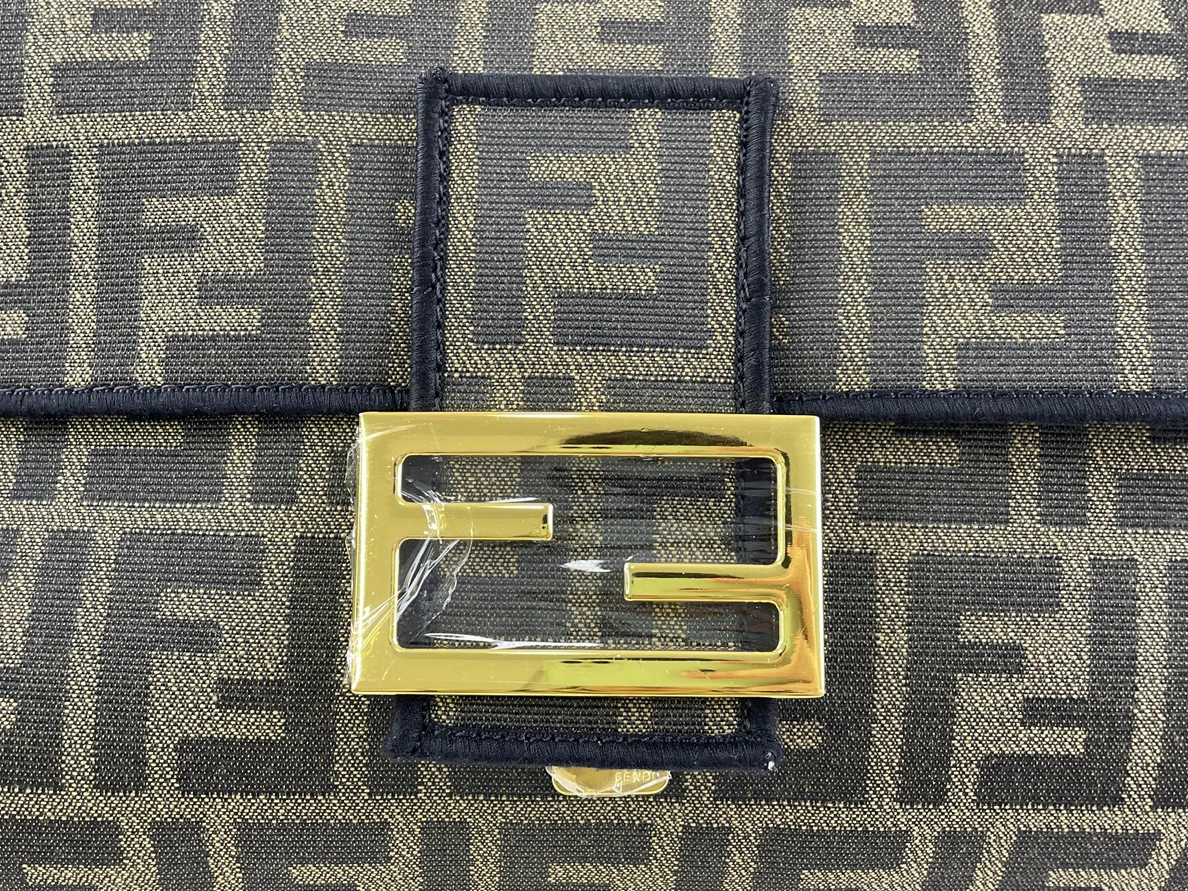 FENDI Baguette FF LOGO brown bag M size ( 26 x 16 x 4 cm) SportInspired 241