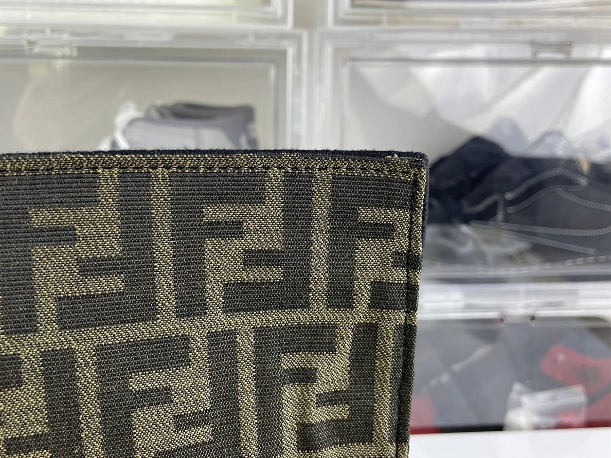 FENDI Baguette FF LOGO brown bag M size ( 26 x 16 x 4 cm) SportInspired 241
