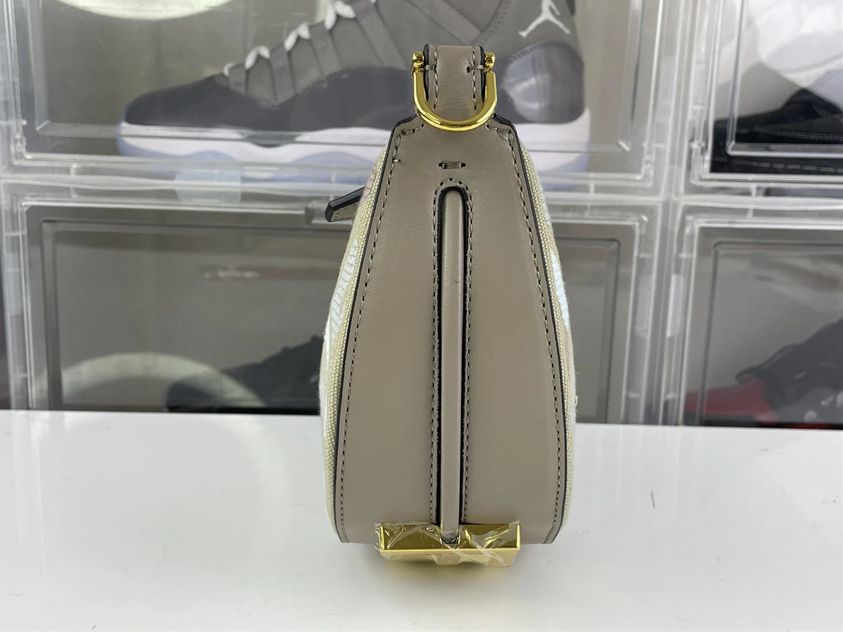 FENDI Graphy Moon shape handling bag small size ( 20 x 13 cm) Comfortable 235