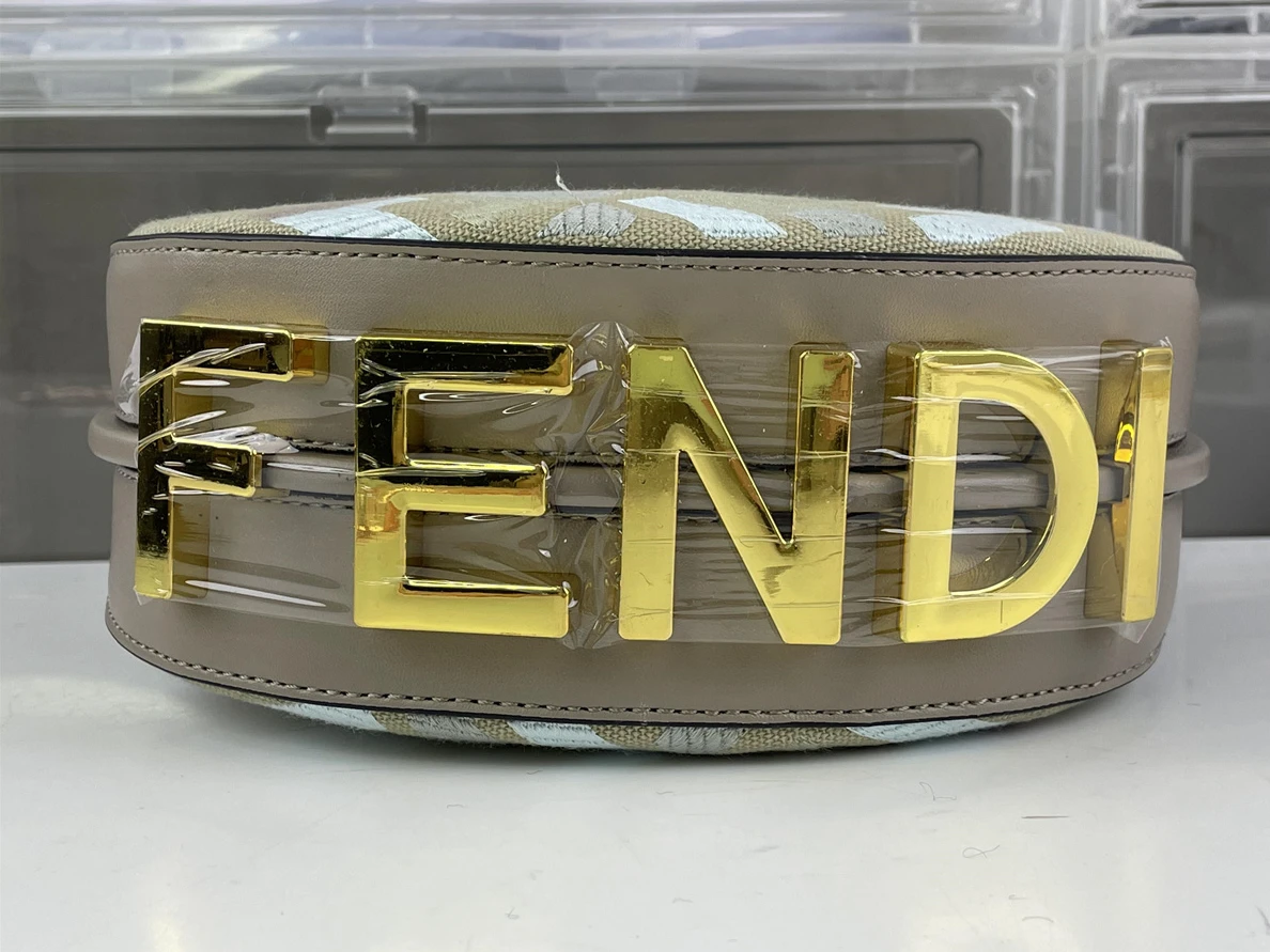 FENDI Graphy Moon shape handling bag small size ( 20 x 13 cm) Comfortable 235